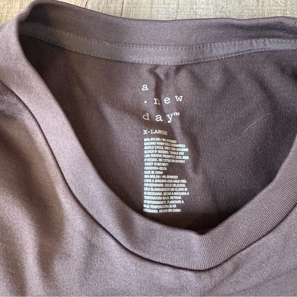 NWOT A New Day Slim Fit Shortsleeve Seamless Baby T - Picture 2 of 2